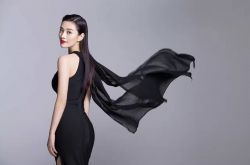 郑清文的大胸多大 被质疑胸部造假是怎么回事