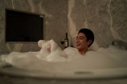 宋柏纬眼睛是重瞳吗？眼睛的不寻常引起关注