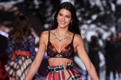 肯豆为什么不姓卡戴珊？脱离卡戴珊混的非常好