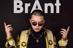 白景屹家庭背景 	 家境优越一身行头数十万元