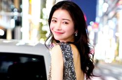 爱泽绘美里为什么年收入那么高？18岁离家3年后1晚狂赚760万