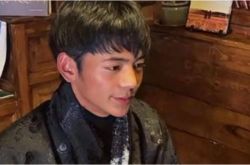 丁真被爆比中指旧照 纯真无邪是假的吗