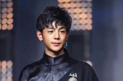 网红丁真滤镜开太强 帅哥秒变蛇精脸