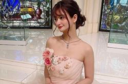 日向真凛脸上全是红疤怎么回事