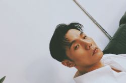 李荣浩自爆韭菜盒吃4个 熬了304天才见老婆