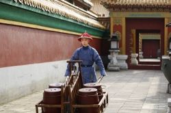 清朝妃嫔大便超值钱 太监收集卖出宫被抢光