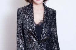 关之琳皮肤凹陷零修图照曝光