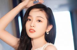 吴宣仪三围多大？嫩肩雪白半球曝光