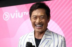 黄德斌约会前女友 把老婆晾一边急道歉