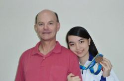 围棋女神黑嘉嘉晒15岁嫩照 原来岳父是外国人