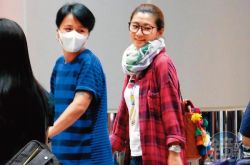 Selina爆找前任当经纪人 18年前情史被挖