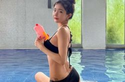 赵贤荣整容了吗？懒理质疑隆胸济州岛晒三点式