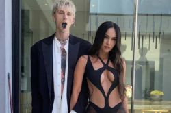 梅根福克斯与男友MGK红毯狂晒恩爱 性感中空战袍抢镜