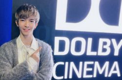 郭敬明练成肌肉男 脖子比脸粗只比车高半颗头