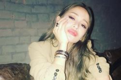 萧亚轩爆诡异影片爆分手 姐弟恋无疾而终