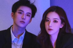 迅猛龙特蕾莎合照男网红 被批两个假人整容太厉害