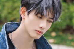 甘望星遭路人当面骂娘炮怎么回事