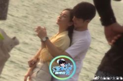 Angelababy被拍到拥吻赖冠霖 海边背后抱亲密戏曝光