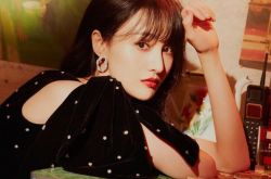 郑爽突暴走狂发文 爆小孩伤疤照疑影射虐儿