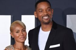 威尔史密斯夫妇各玩各的 粉丝求不要再报道他们了