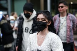 王大陆现身接蔡卓宜下班 刚爆分手又复合了吗