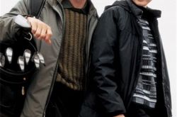 金成民家世背景,金成民老婆是谁