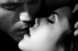 吸血鬼日记男主忧郁帅气 保罗2年婚姻宣告结束 