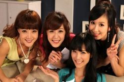 爱情公寓全员合照欣赏 娄艺潇陈赫合照疑似爱5开拍 