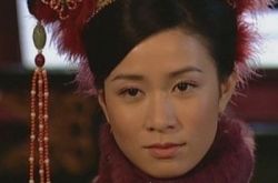 佘诗曼金枝欲孽剧照看宫斗戏 从当初的青涩到现在的成熟 