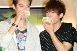 炎亚纶辰亦儒电视剧推荐 Calvin超大尺度只穿内裤 