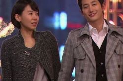 家门的荣光韩语电视剧假戏真做 朴施厚尹晶喜深情拥吻 