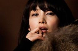 李奈映图片集锦 其出演《逃亡者》塑造新形象 