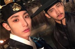 夜行书生李秀赫图片集锦 上演性感爆表的吸血鬼 