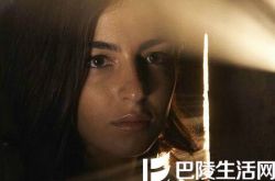 欧美女星阿兰娜莫特森胸围 女神不做花瓶靠实力演绎行尸走肉 