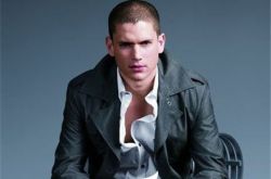 越狱男主角纹身十分霸气 在四个季里的剧情回顾 