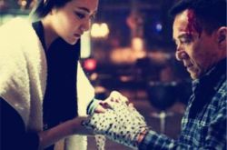 景甜警察故事剧照颠覆形象 与成龙谱写父女情 