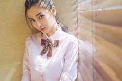 杨颖呆萌图片流出 baby把自己活成一位美少女战士 