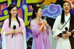 姚晨唐嫣快乐大本营鬼吹灯电影宣传 糖糖膝盖受伤惹粉丝心疼 