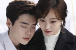 郑爽李钟硕剧照曝光 《翡翠恋人》 引粉丝期待 