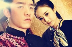 赵丽颖和郑恺合照显亲密 《加油吧实习生》除夕收官 