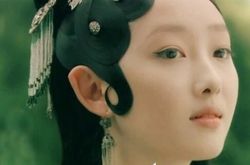 新红楼梦蒋梦婕妩媚十足 黛玉结局裸死引发热议 