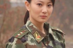 特种兵唐心怡扮演者成军旅女神 侯梦莎不爱红妆爱武装 