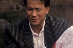 香港警匪电影明星李修贤成名之作喋血双雄 激烈枪战让人过瘾 