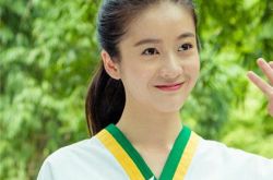 《旋风少女》李恩秀扮演者图片美艳十足 颜值完胜女主胡冰卿 