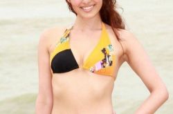 喜爱夜蒲3许亦妮成上位女主角 办泳池派对众女星穿泳装斗奶 