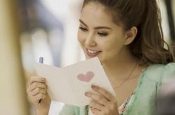 明若晓溪网络更新时间确定 天王嫂昆凌剧中扮可爱少女 