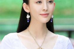 古力娜扎演徐有容海报曝光 清冷御姐范十足 