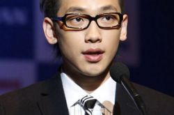 韩国搞笑喜剧电视剧《回来吧大叔》 Rain演绎英俊多金男 