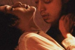 电影《做头》关之琳剧照 爱妮开办了自己的理发沙龙店吗 