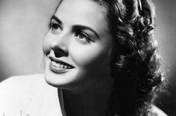 英格丽褒曼主演的电影《美人计》 因身份暴露而陷入危险 